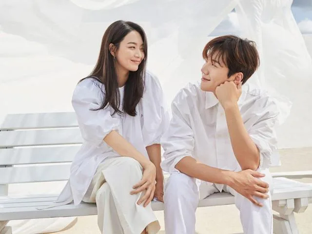 圓規颳風｜打風做唔好四圍走！留係屋企睇Netflix煲劇啦！睇完《魷魚遊戲》睇埋《今際之國》、《海岸村Cha-Cha-Cha》即將大結局！